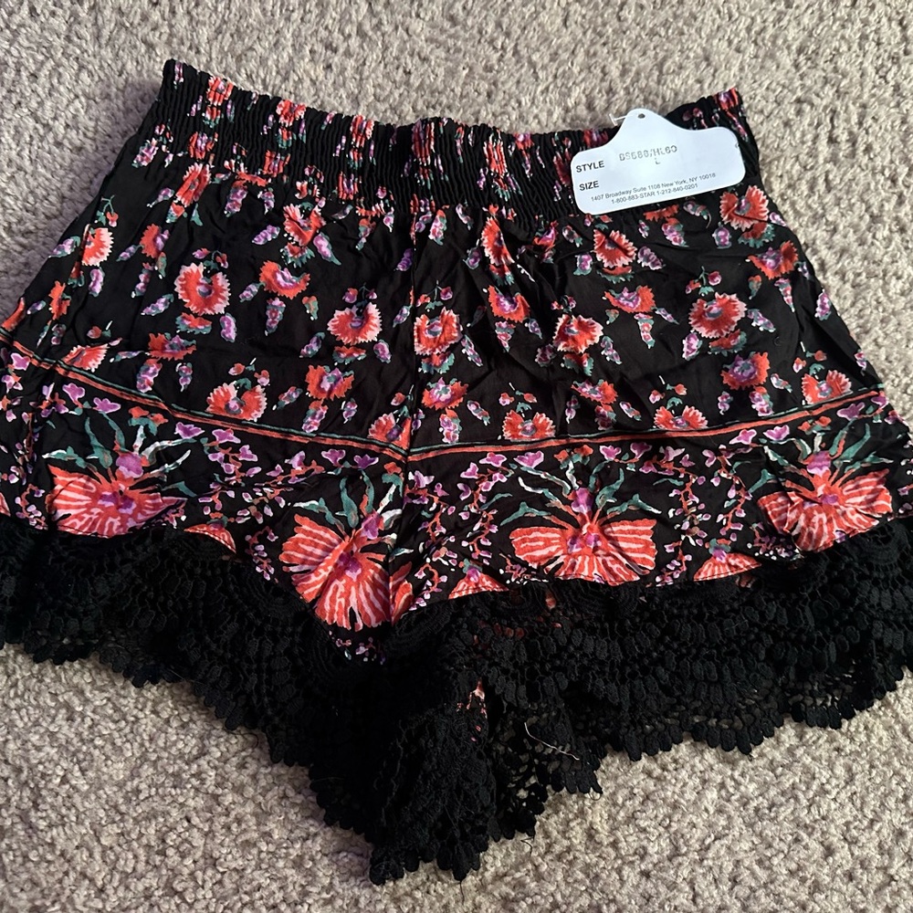 Angie stretch lace trim shorts